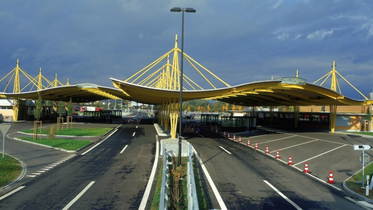 HZA-SI: ZOLL stoppt die Einfuhr von Lasergraviermaschinen/ ZOLL in Konstanz verwehrt wegen Sicherheitsmängeln die Einfuhr von drei Lasergraviermaschinen - Foto: presseportal.de