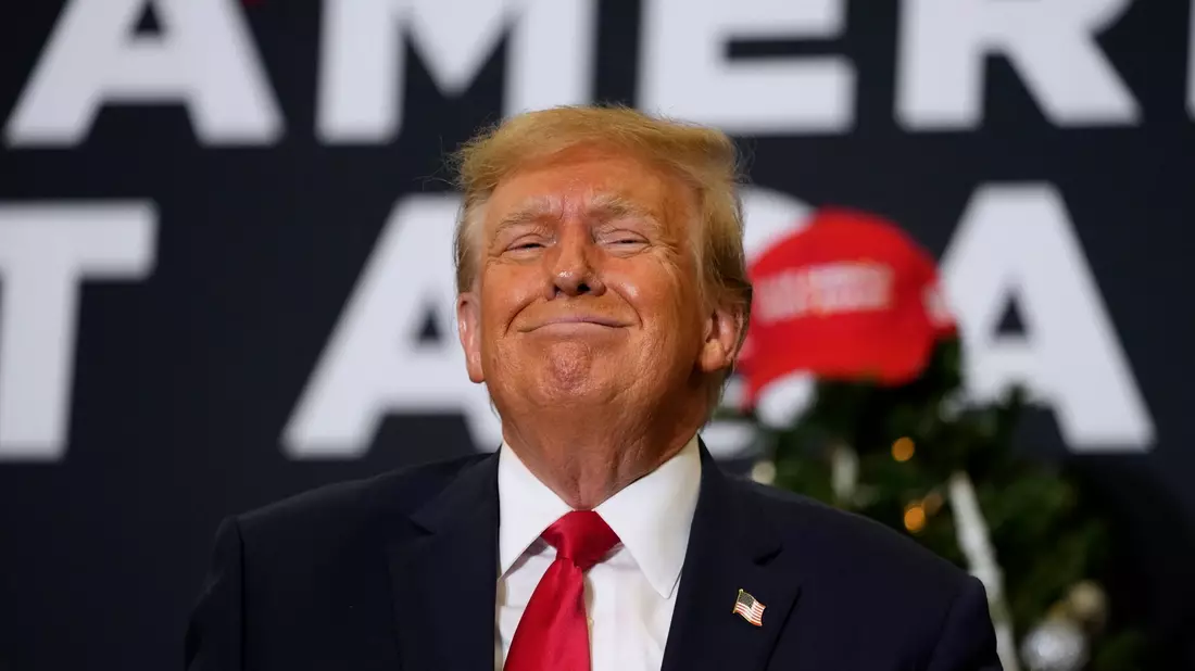 Donald Trump ist in der US-Hauptstadt Washington wegen versuchten Wahlbetrugs angeklagt. - Bild: Charlie Neibergall/AP