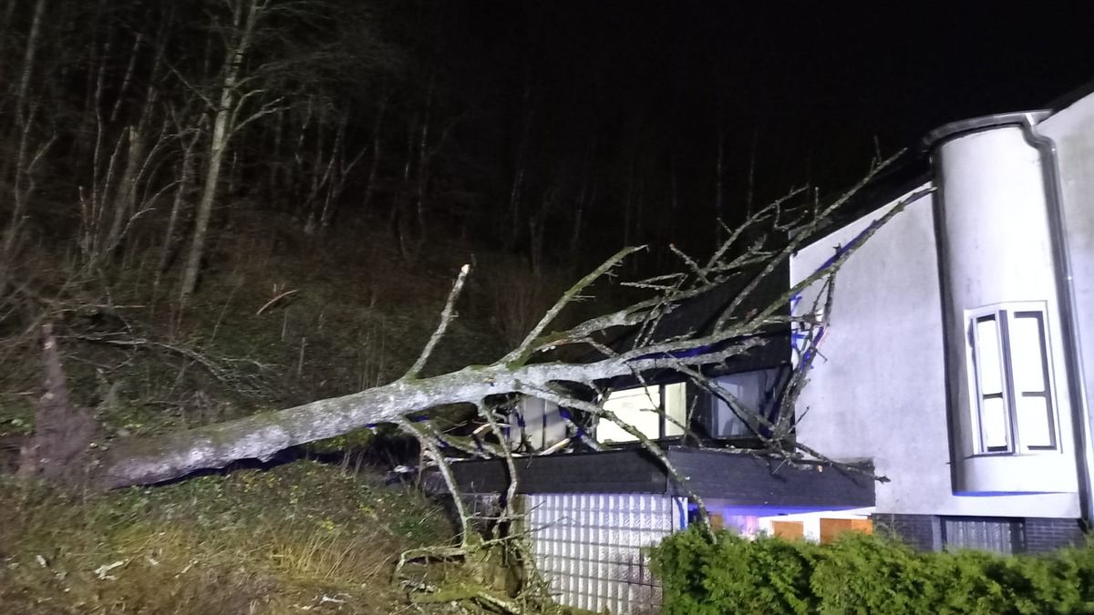 FW-PL: Sturmtief Zoltan über Plettenberg - Foto: presseportal.de