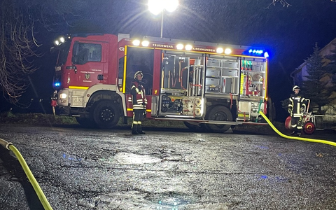 FW-OE: Turbulenter Start in die Weihnachtszeit für die Feuerwehren in Kirchhundem. - Foto: presseportal.de