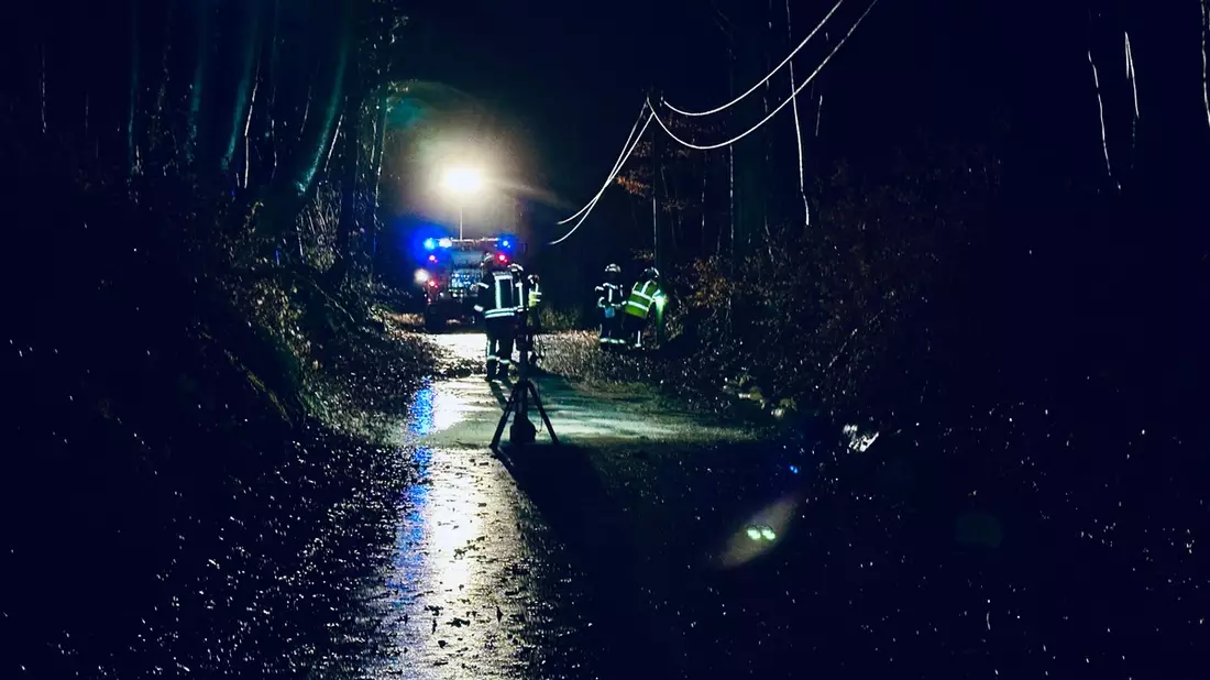FFW Schwalmtal: Sturmtief Zoltan beschert Schwalmtaler Feuerwehr mehrere Einsätze - Bild: presseportal.de