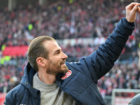 Jan Siewert bleibt Trainer der Mainzer. - Foto: Torsten Silz/dpa