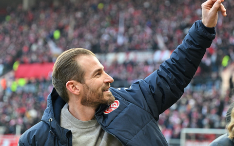Jan Siewert bleibt Trainer der Mainzer. - Foto: Torsten Silz/dpa