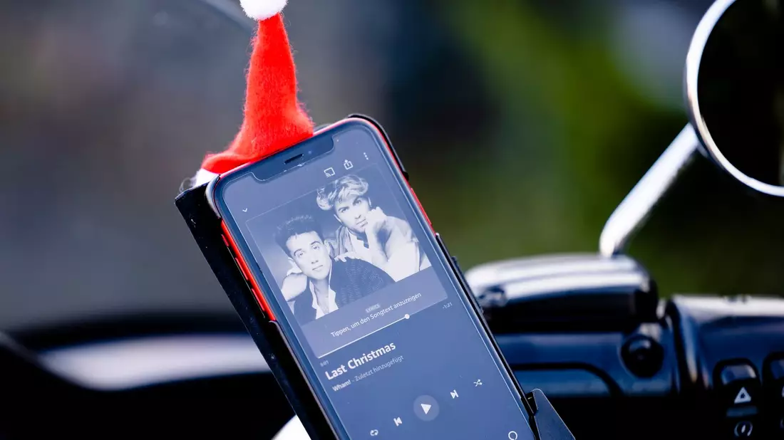 «Last Christmas» ist um die Weihnachtszeit ein Dauerbrenner in den Charts. - Bild: Frank Molter/dpa