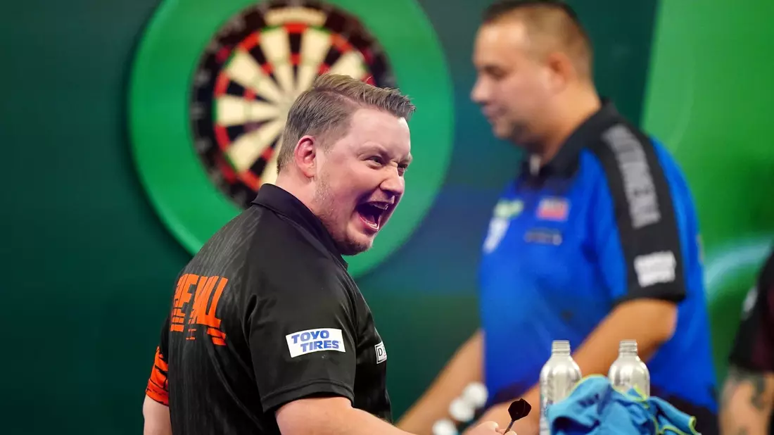 Martin Schindler (l) ist als dritter deutscher Spieler in die dritte Runde eingezogen. - Bild: Zac Goodwin/PA Wire/dpa