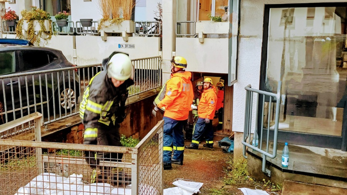 FW-EN: Wetter - Tief Zoltan hält Feuerwehr Wetter (Ruhr) weiter auf Trab - Foto: presseportal.de