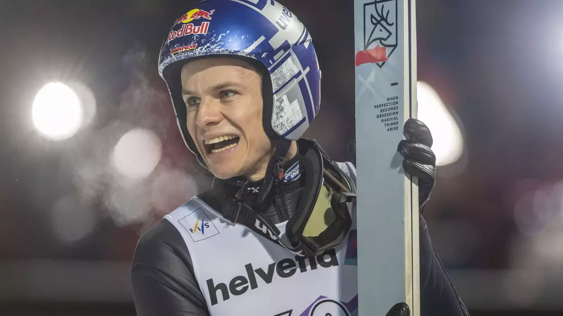 Deutsche Hoffnung auf einen Sieg bei der Vierschanzentournee: Andreas Wellinger. - Bild: Urs Flueeler/KEYSTONE/dpa