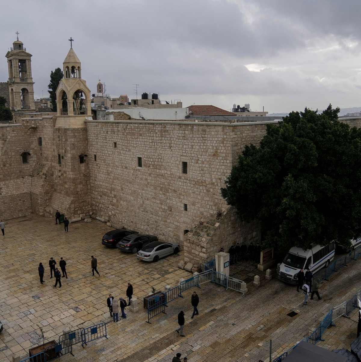 Die Geburtskirche in Bethlehem gilt traditionell als Geburtsort Jesu. - Foto: Mahmoud Illean/AP/dpa