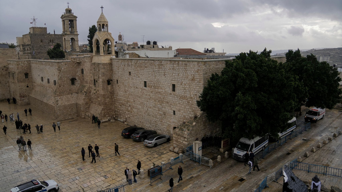 Die Geburtskirche in Bethlehem gilt traditionell als Geburtsort Jesu. - Foto: Mahmoud Illean/AP/dpa