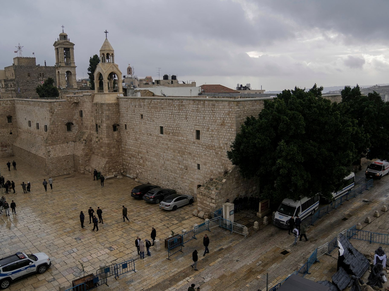 Die Geburtskirche in Bethlehem gilt traditionell als Geburtsort Jesu. - Foto: Mahmoud Illean/AP/dpa