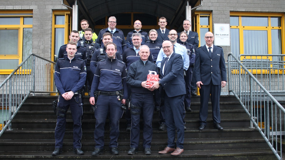 POL-KLE: Kreis Kleve - Tradition verpflichtet: Landrat besucht Polizeidienststelle in Kleve - Foto: presseportal.de