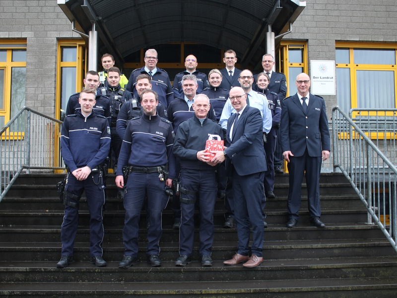 POL-KLE: Kreis Kleve - Tradition verpflichtet: Landrat besucht Polizeidienststelle in Kleve - Foto: presseportal.de