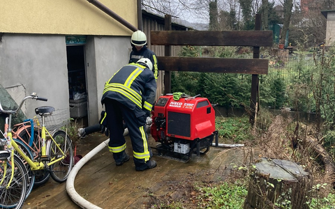 FW-EN: Feuerwehr Hattingen auch an Heiligabend mehrfach im Einsatz - Foto: presseportal.de