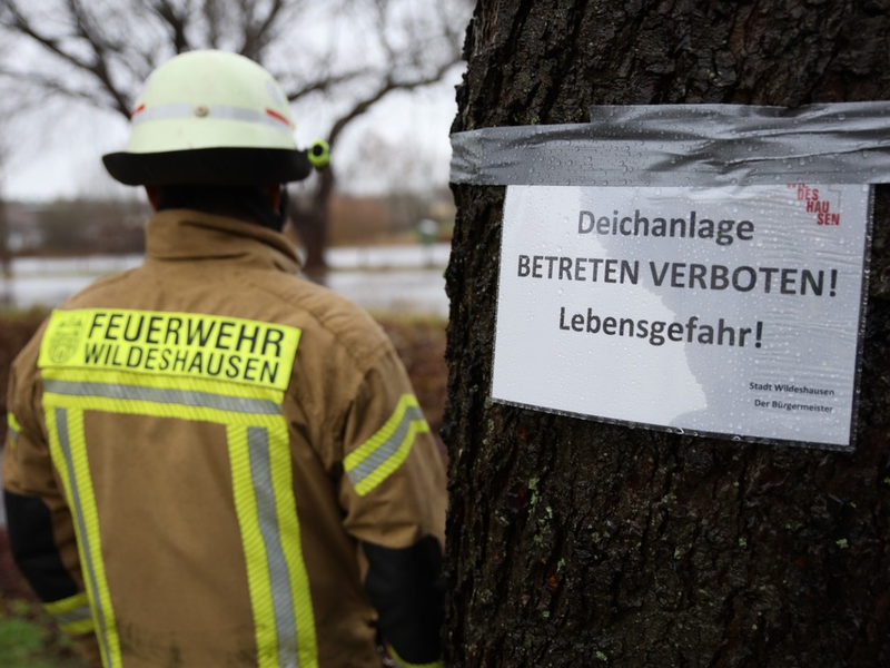 FW-OLL: UPDATE: Warnung vor Betreten der Deiche im Landkreis Oldenburg - Foto: presseportal.de