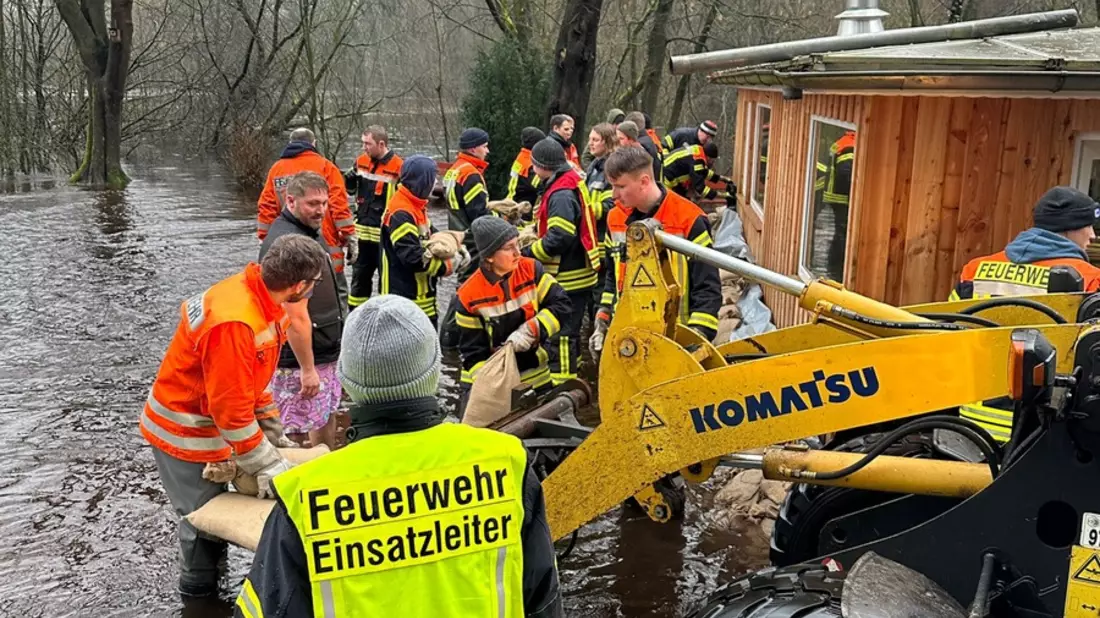 FW-ROW: Update Oste-Hochwasser Samtgemeinde Zeven - Bild: presseportal.de