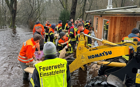 FW-ROW: Update Oste-Hochwasser Samtgemeinde Zeven - Foto: presseportal.de