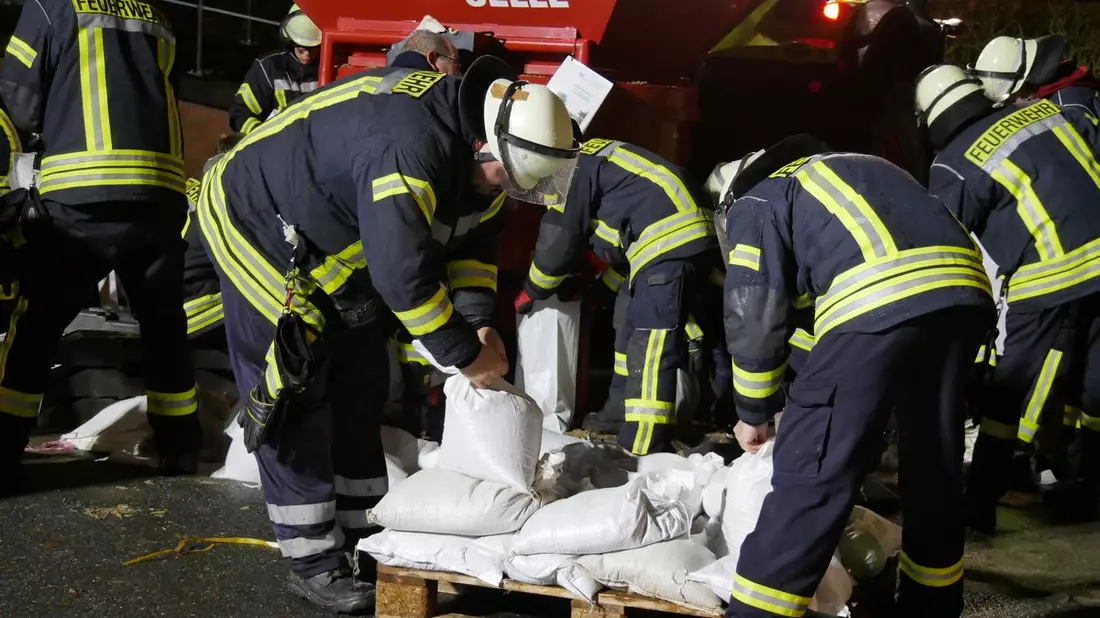 FW Celle: Hochwassereinsätze am Heiligabend in Cele - Bild: presseportal.de