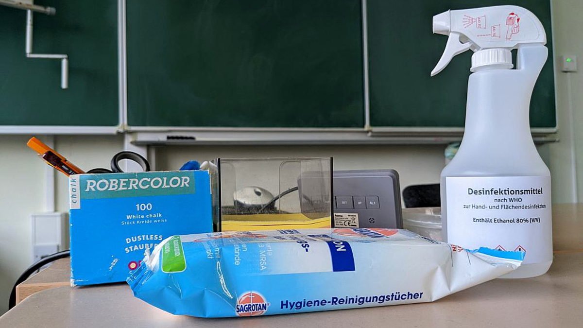 Desinfektionsmittel in einer Schule (Archiv) - Foto: über dts Nachrichtenagentur