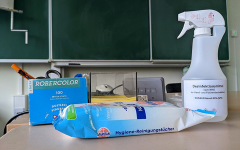 Desinfektionsmittel in einer Schule (Archiv) - Foto: über dts Nachrichtenagentur