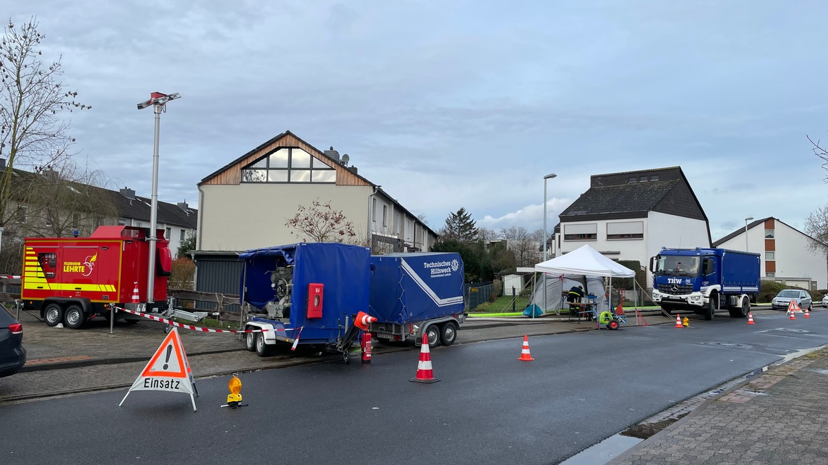 FW Lehrte: Hochwasserlage im Bereich der Stadt Lehrte entspannt sich langsam - Foto: presseportal.de