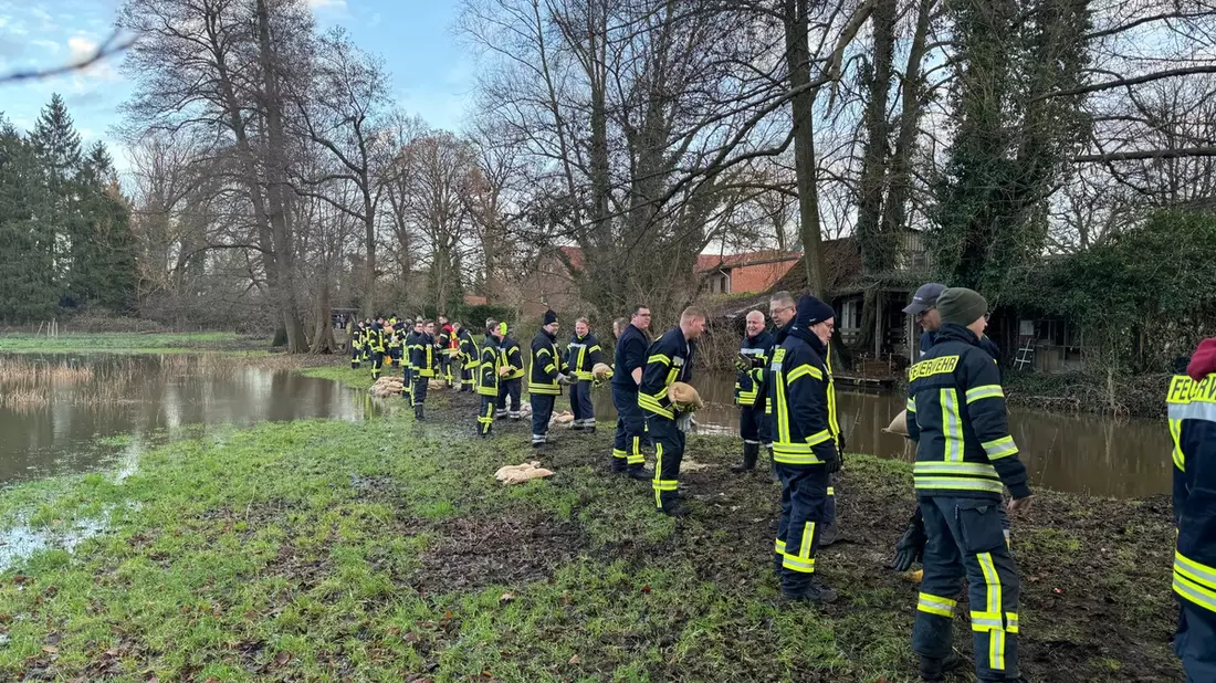 FW-GL: Schnellere Hilfe im Wald: Feuerwehr Bergisch Gladbach installiert 30 Waldrettungspunkte - Bild: presseportal.de