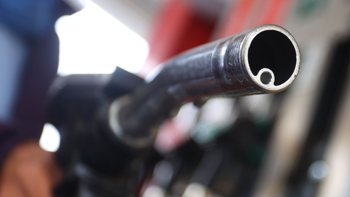 Viele hoffen auf Entspannung bei den Spritpreisen. - Foto: Karl-Josef Hildenbrand/dpa