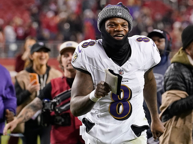 Ravens-Quarterback Lamar Jackson freut sich über den Sieg gegen die 49ers. - Foto: Godofredo A. Vásquez/AP