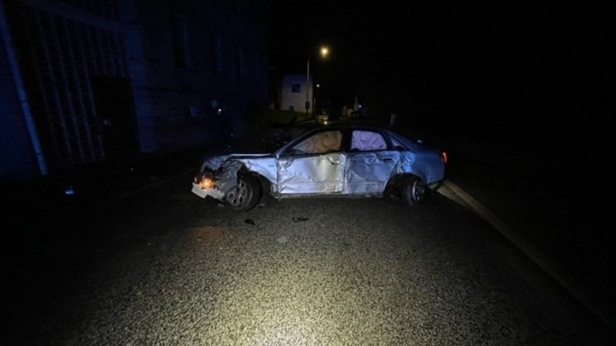 POL-PDKL: Fahrzeug kollidiert mit Hauswand - Foto: presseportal.de