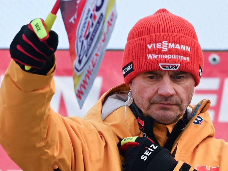 Schwenkt in dieser Saison letztmals die deutsche Fahne an der Schanze: Stefan Horngacher. - Foto: Hendrik Schmidt/dpa