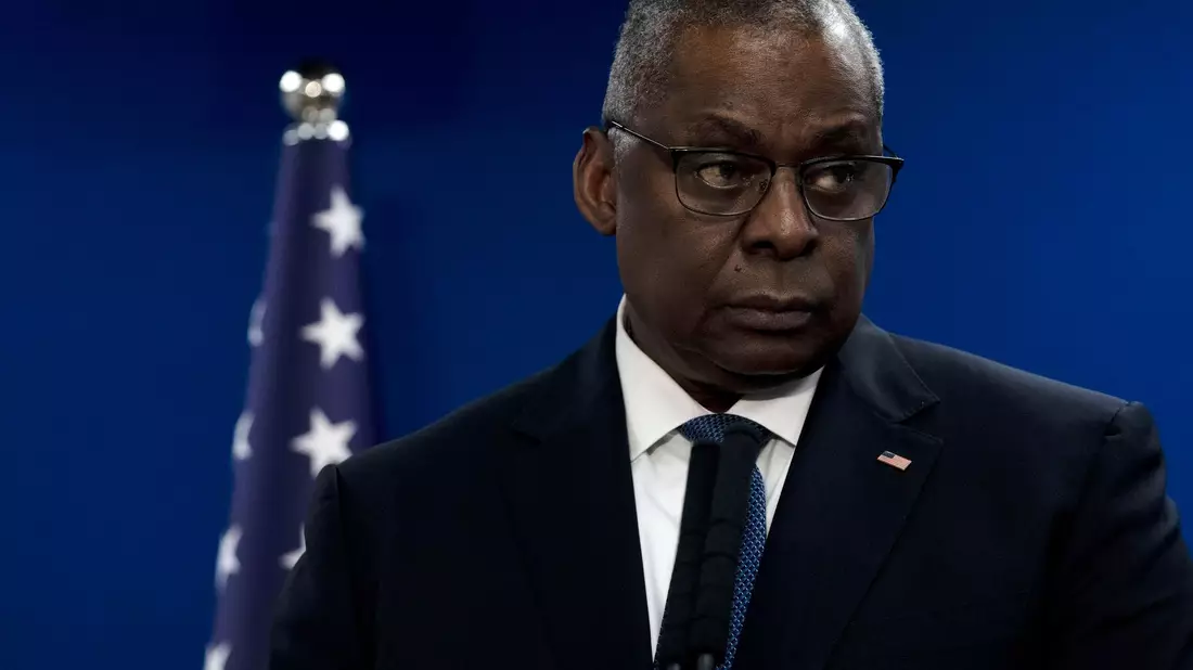 Verteidigungsminister Lloyd Austin sagte, das US-Militär habe im Irak auf Angriffe gegen US-Stützpunkte reagiert. - Bild: Maya Alleruzzo/AP/dpa