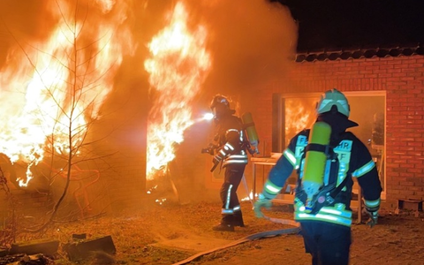 FW-SE: Gebäudebrand in Kisdorf - Foto: presseportal.de