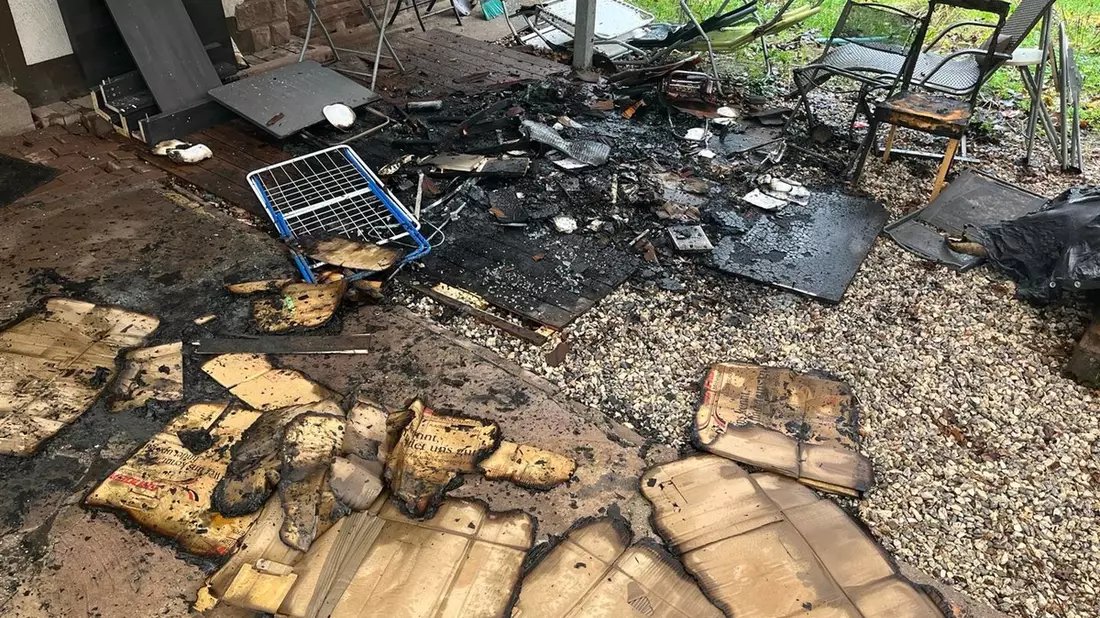 POL-PDKL: Brand in einem Carport - Bild: presseportal.de