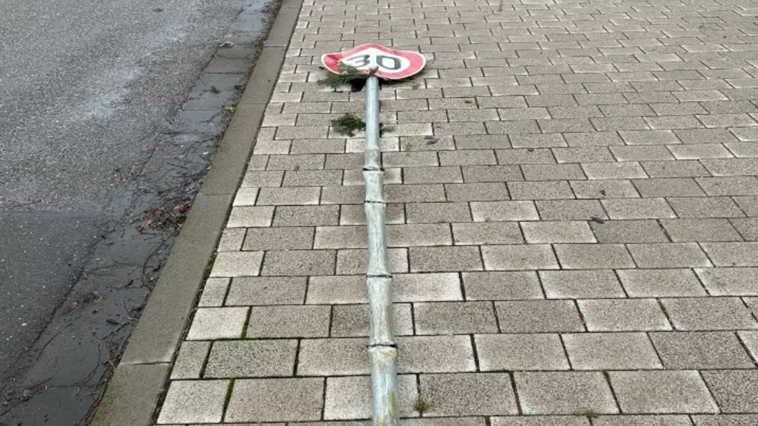 POL-EL: Emsbüren - Zeugen nach beschädigtem Verkehrszeichen gesucht - Bild: presseportal.de