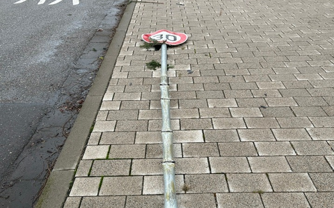 POL-EL: Emsbüren - Zeugen nach beschädigtem Verkehrszeichen gesucht - Foto: presseportal.de