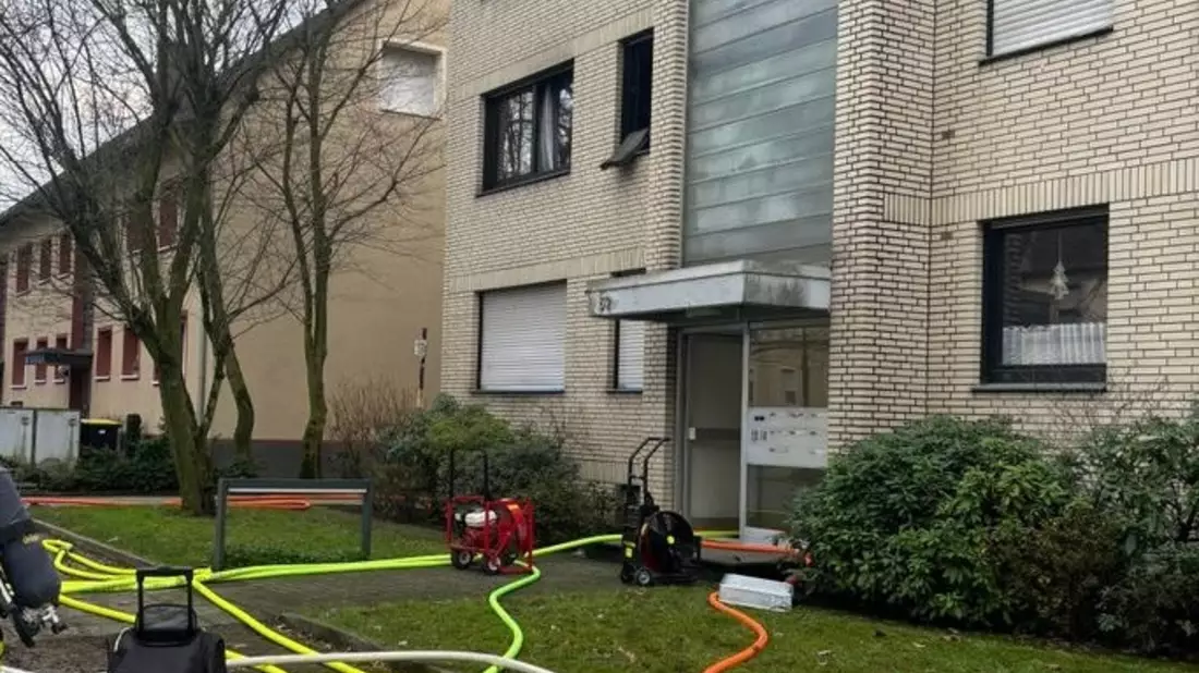 FW-RE: Tragischer Wohnungsbrand fordert ein Todesopfer am zweiten Weihnachtstag - Bild: presseportal.de