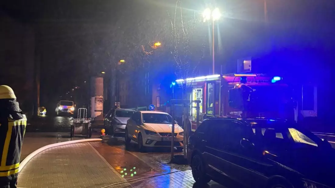 FW-RE: Niederschläge beschäftigen Feuerwehr auch an Weihnachten - tragischer Wohnungsbrand am zweiten Weihnachtstag - Bild: presseportal.de