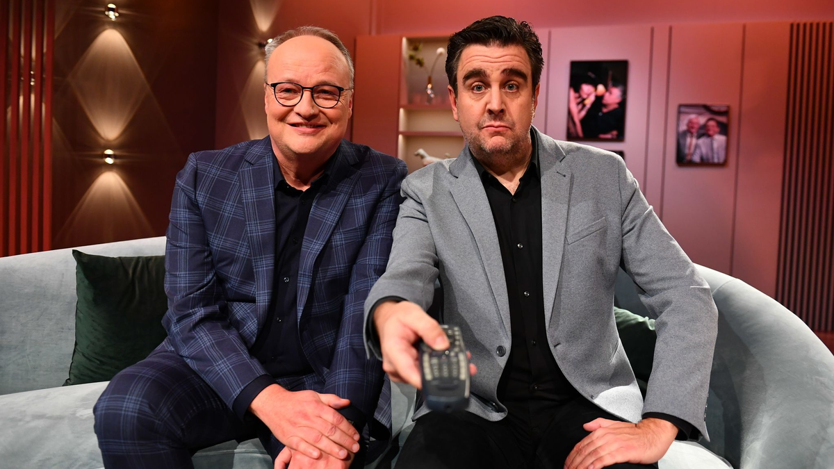 Oliver Welke (l) und Bastian Pastewka in «Welke & Pastewka - Wiedersehen macht Freude!». - Foto: Julia Feldhagen/ZDF/dpa