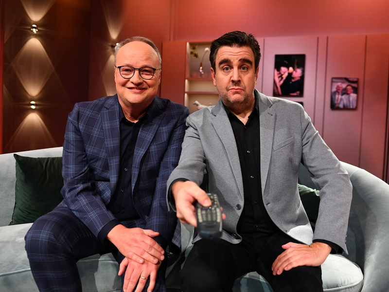 Oliver Welke (l) und Bastian Pastewka in «Welke & Pastewka - Wiedersehen macht Freude!». - Foto: Julia Feldhagen/ZDF/dpa