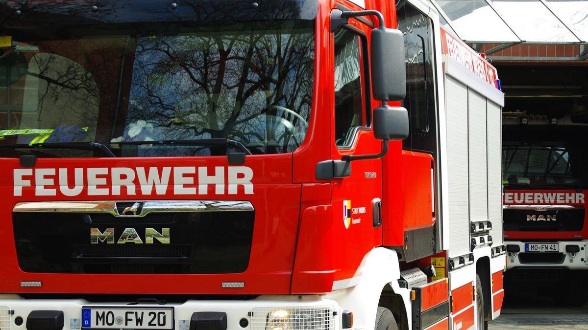 FW Moers: Eine verletzte Person bei Unfall mit Terrassen-Heizstrahler - Foto: presseportal.de