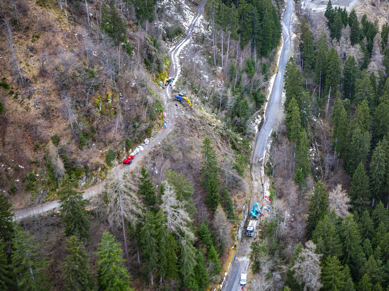 Eine Luftaufnahme des Felssturzes in Österreich. - Foto: Arno Melicharek/BUNDESHEER/APA/dpa