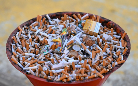 Kardiologe: Nichtraucher-Umfeld hilft beim Rauchstopp. (Archivbild) - Foto: Jens Kalaene/dpa