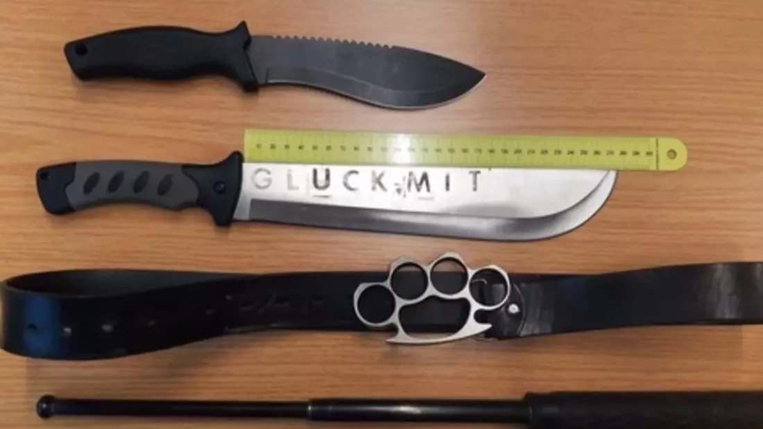 BPOL-FL: Handewitt - Machete, Messer, Schlagring und Schlagstock sichergestellt - Bild: presseportal.de