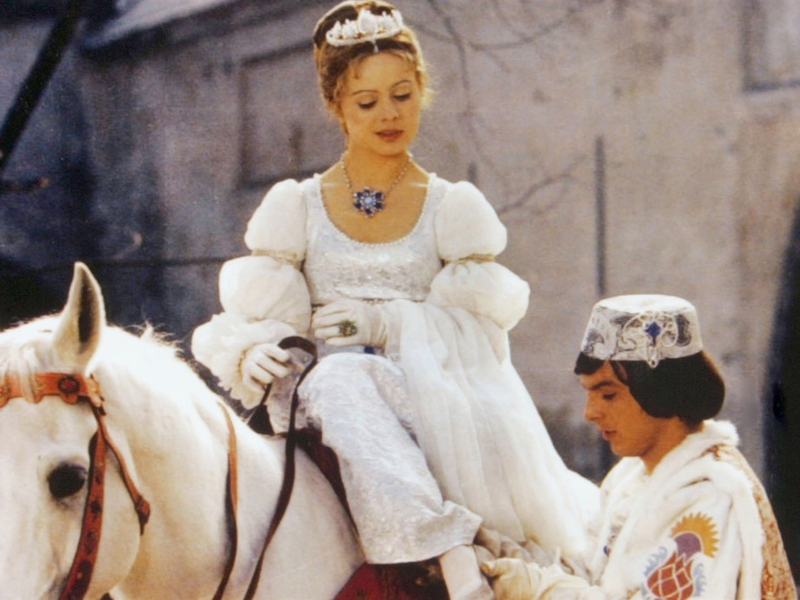 Silvester und Neujahr bei KiKA: Von Drei Haselnüsse für Aschenbrödel bis logo!-Jahresrückblick / Auf allen KiKA-Plattformen abwechslungsreiche Highlights zum Jahreswechsel - Foto: presseportal.de