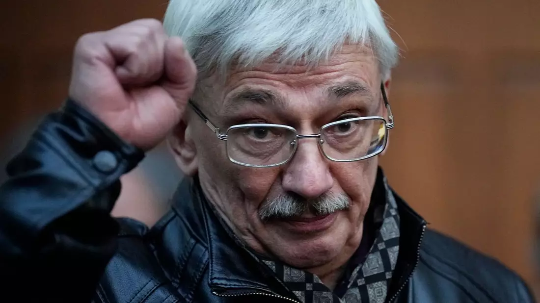 Orlow machte sich wegen seiner von vielen geschätzten Zivilcourage einen Namen. - Bild: Alexander Zemlianichenko/AP/dpa