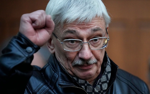 «Memorial»-Vorstandsmitglied Oleg Orlow droht eine mehrjährige Lagerhaft in Russland. - Foto: Alexander Zemlianichenko/AP/dpa