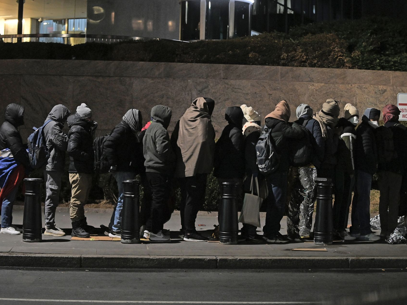 Viele der Migranten in New York kommen aus süd- und mittelamerikanischen Ländern. - Foto: Andrea Renault/ZUMA Press Wire/dpa