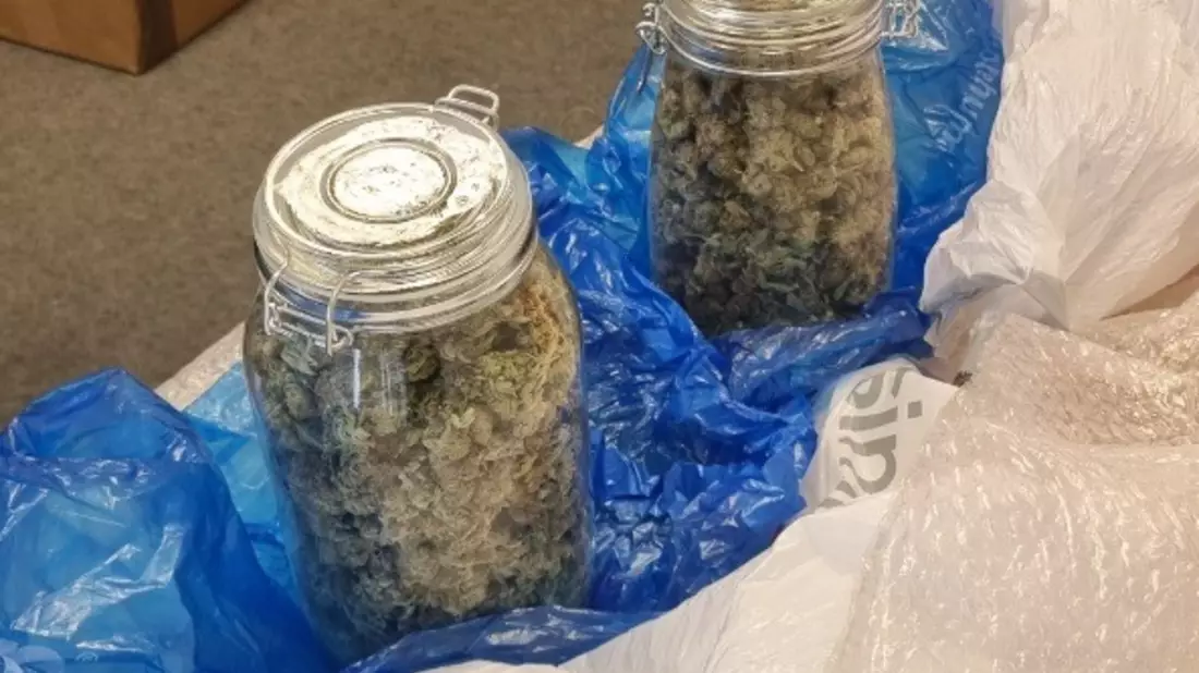 HZA-KI: Gebrauchte Home Accessories entpuppen sich als 2,023 kg Cannabis - Bild: presseportal.de