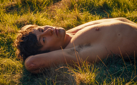 Barry Keoghan als Oliver in einer Szene des Films «Saltburn». - Foto: Amazon Prime/dpa