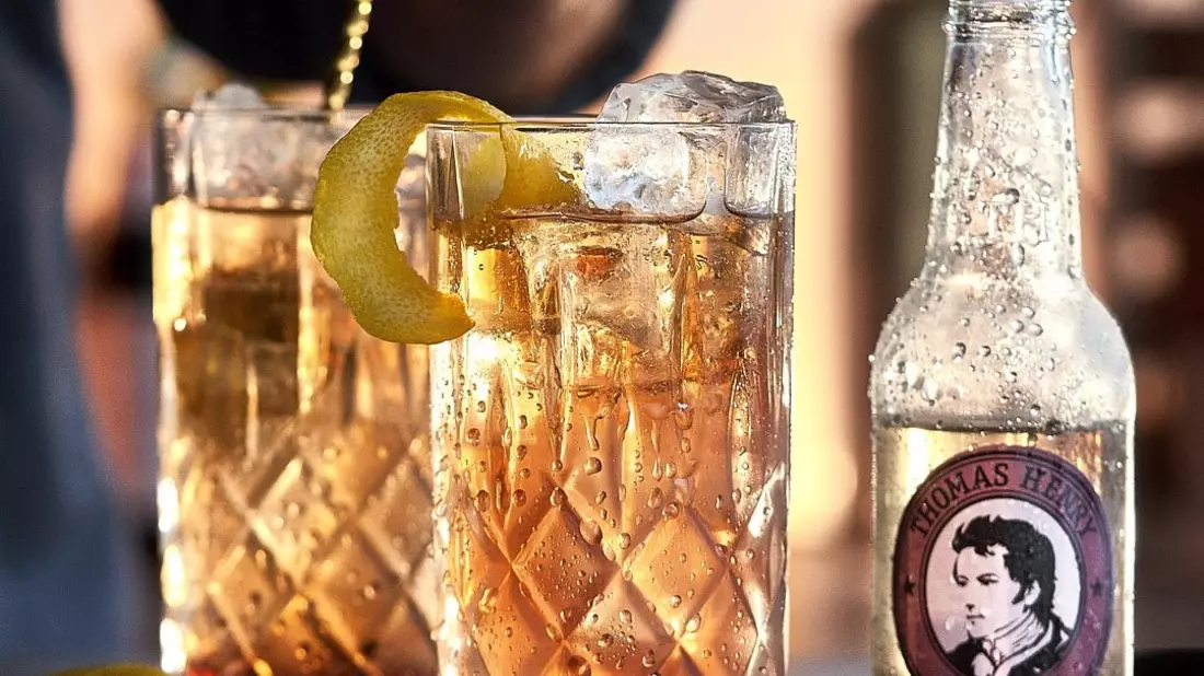 Ein Barbesuch im Dry January so geht's: Thomas Henry stellt Studie zur Barkultur vor - Bild: presseportal.de