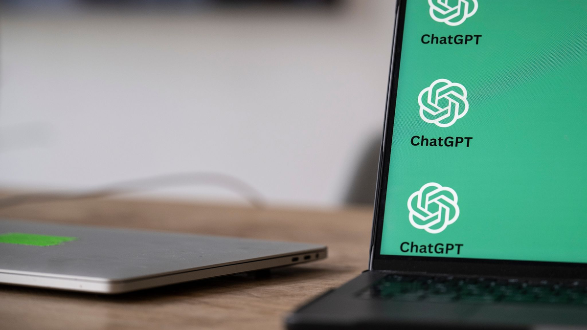 Mit seinem KI-Chatbot Chat GPT hatte die Softwareschmiede OpenAI vor etwas mehr als einem Jahr für Furore gesorgt. - Foto: Hannes P Albert/dpa